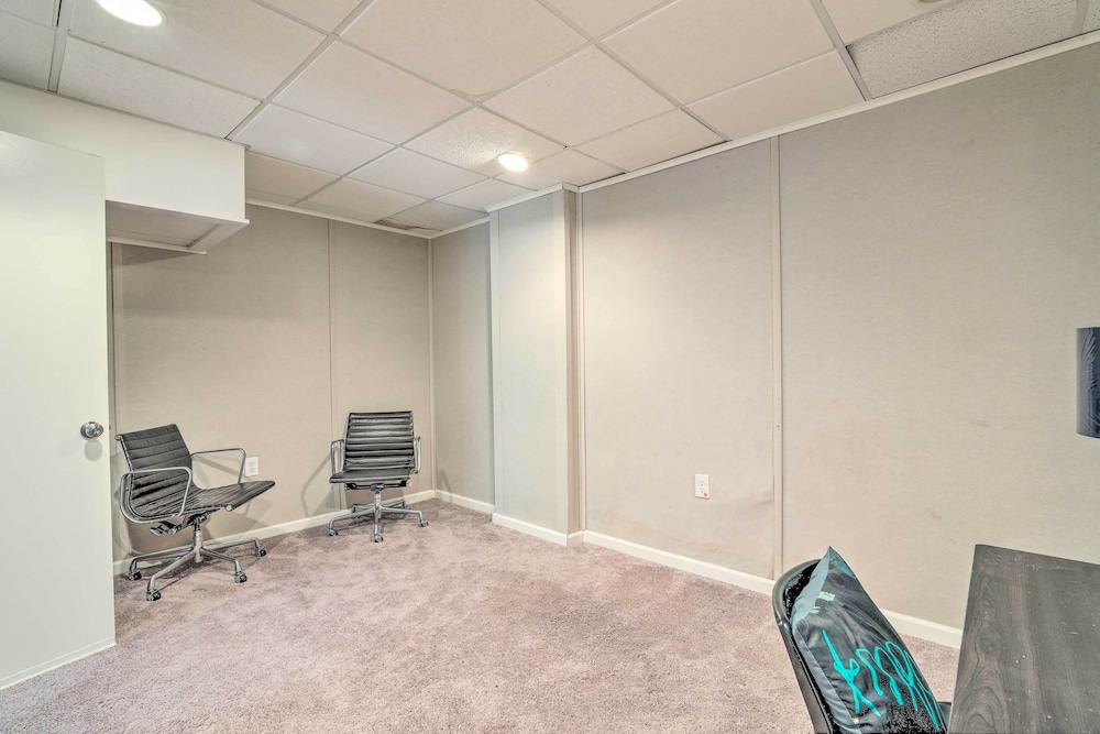 Norcross Townhome ~ 18 Mi to Dtwn Atlanta!