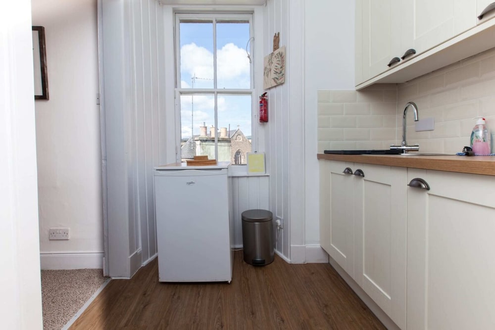 Charming City Centre Flat in Edinburgh
