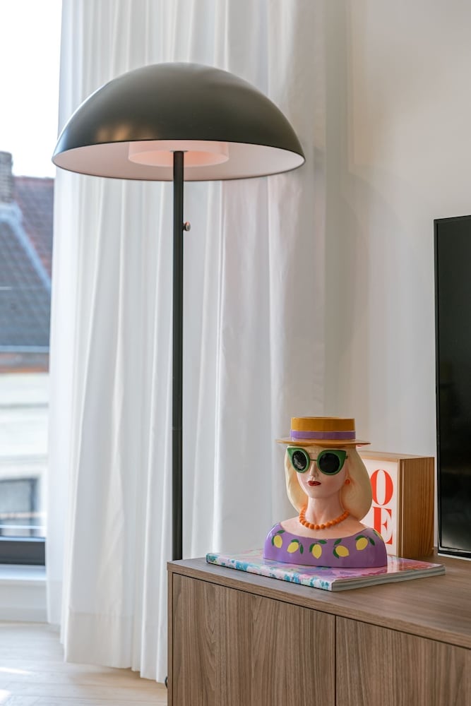 The Sassy Summit - Chic Comfort Views Good Vibe