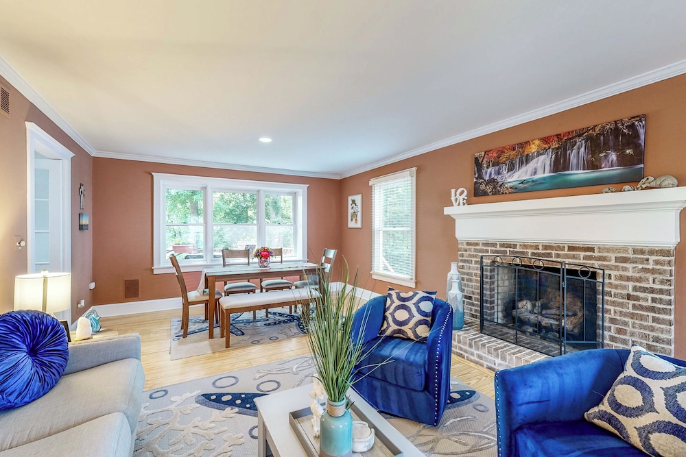 Waterfront Allergy-free 4br, Dock & Home Theater