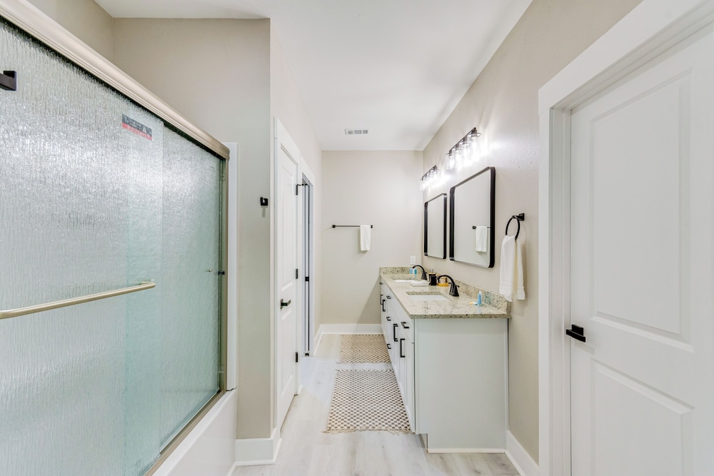 Pet-friendly Pensacola Home: Central Location