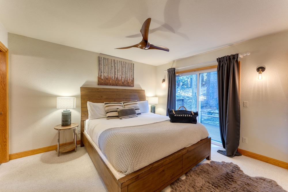 Golden Summit by Avantstay Stunning Secluded Cabin w Access to Tahoe Donner