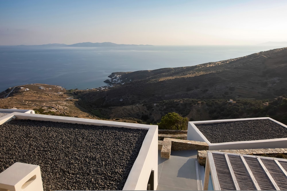 Houses G Y in Kardiani Tinos