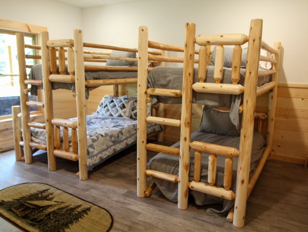 211 Misty Mountain Getaway 4 Bedroom Cabin