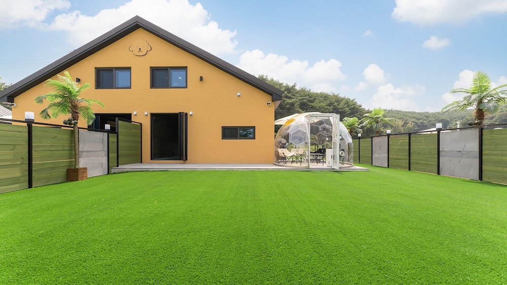 Taean Aloha Oe Pet Pool Villa