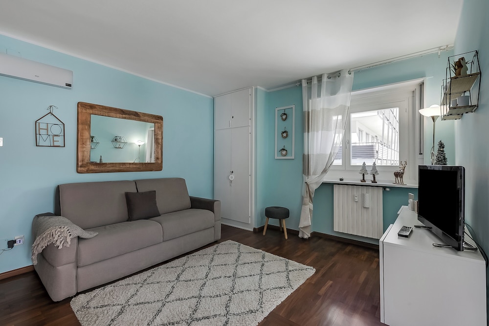 Studio Blue Petit