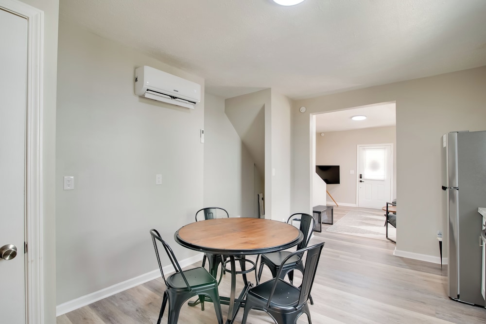 Hilltopper Convenience: Modern Duplex Near WKU