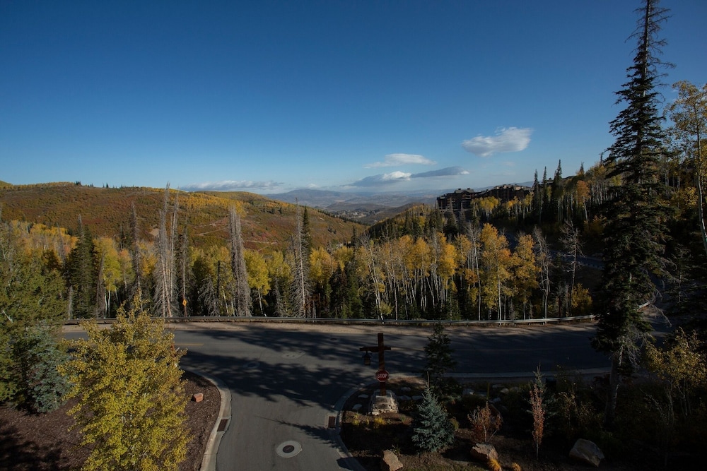 Grand Lodge - Penthouse #406 - Ski-in/out 5 Bedroom Condo