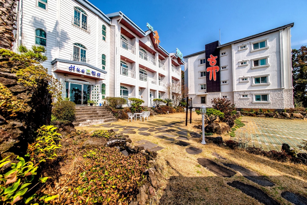 Jungmun JejuHue Pension
