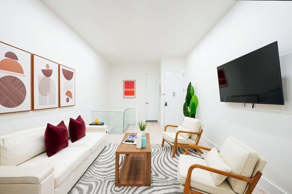 317 UES Apartments