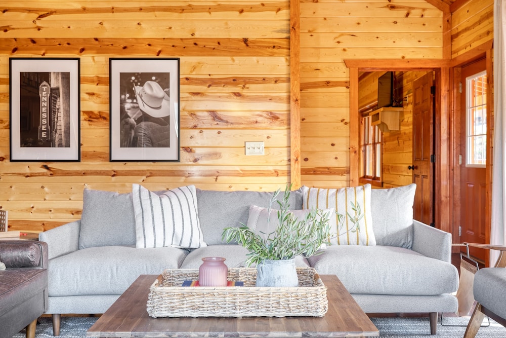 Elm by Avantstay Mountain Side Cabin w/ Movie Theatre, Indoor Pool, Hot Tub & Views view 5