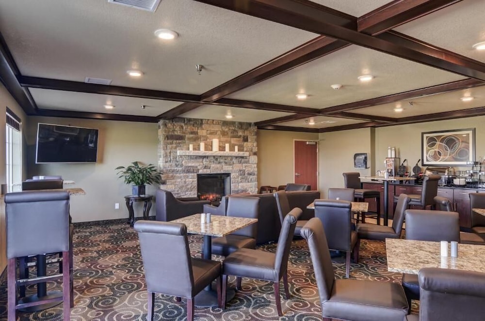 Cobblestone Inn  Suites - Altamont - Property Image 12