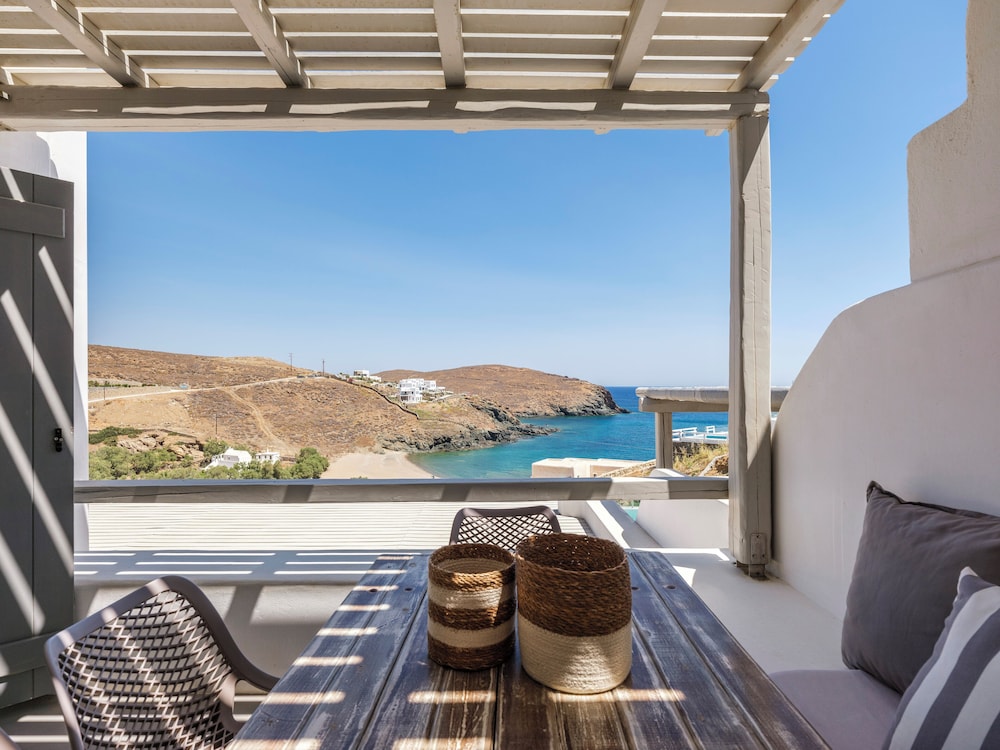 Mykonist Merchia Beach Villas & Suites