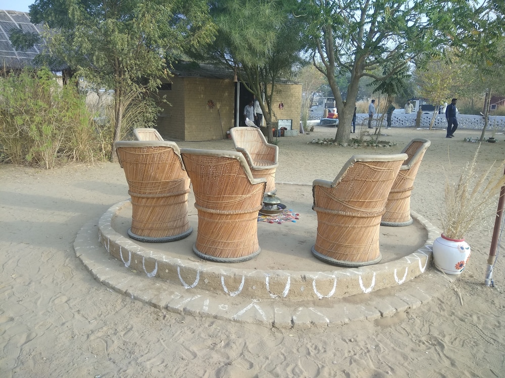 Umaid Safaris & Desert Lodge