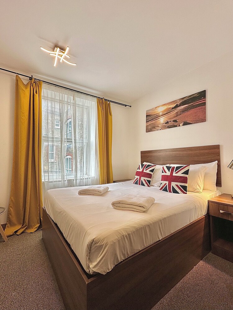 205 Earls Court