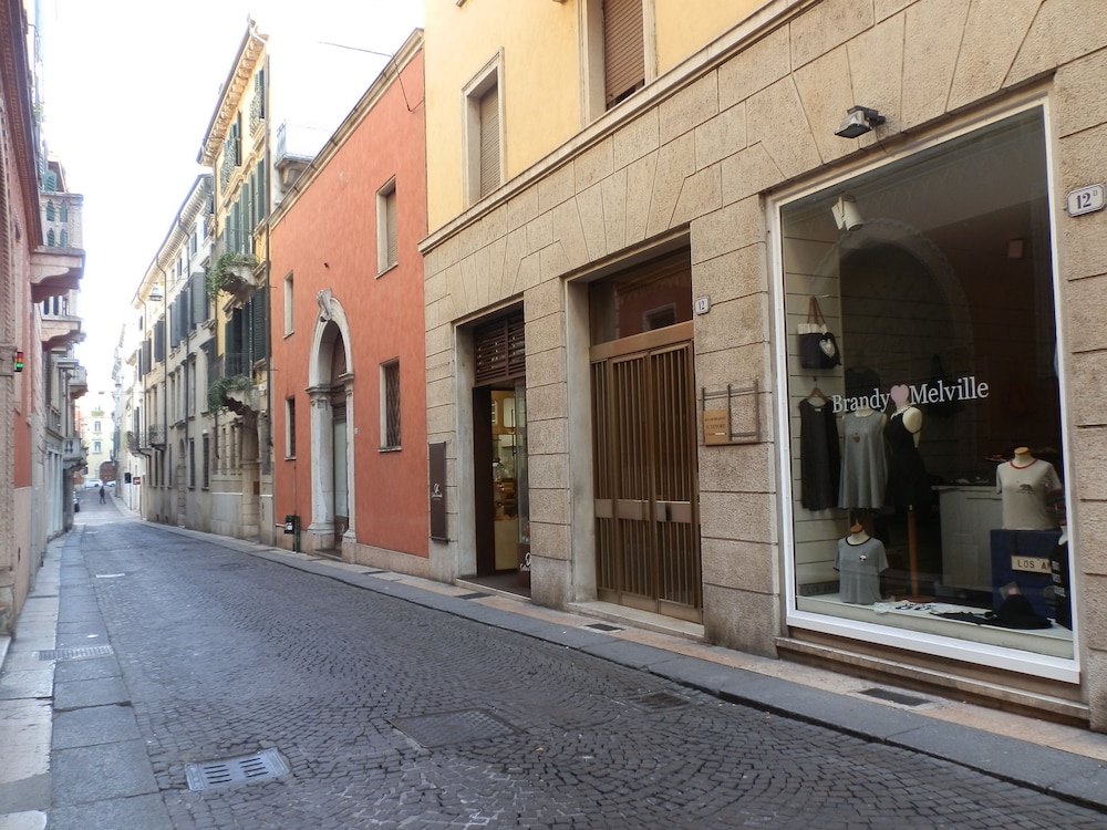 Verona Journeys
