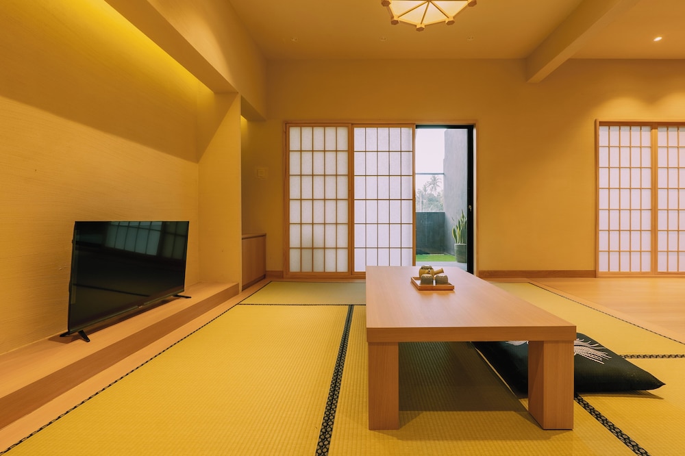 Himawari House