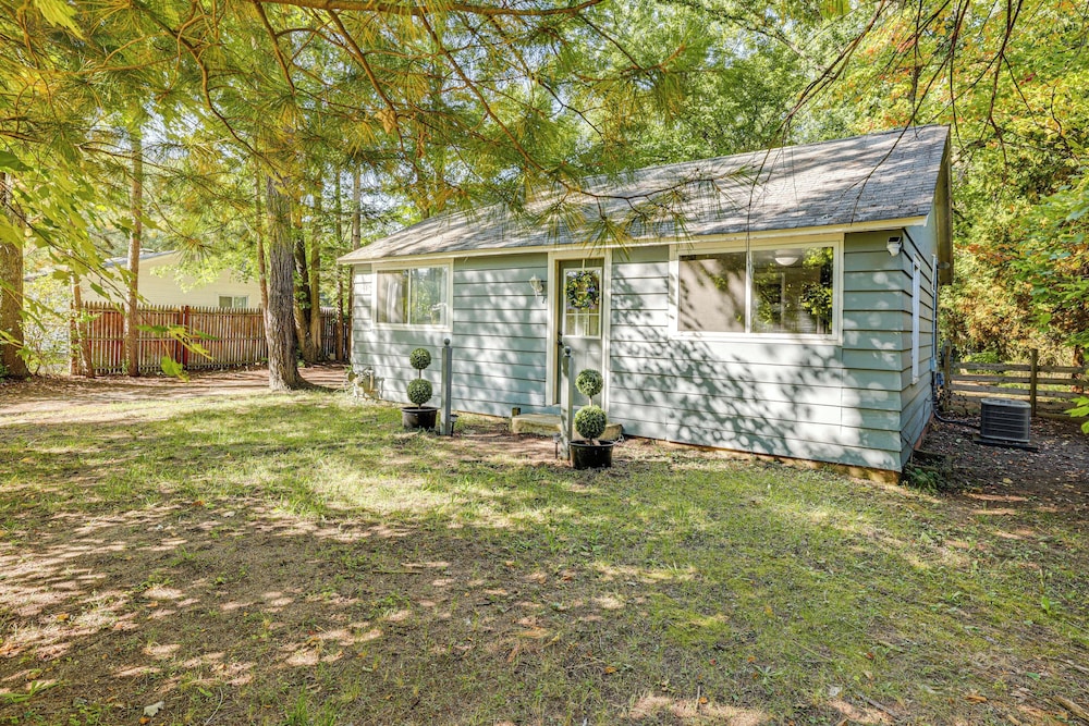 Tranquil Home in Dtwn Baldwin: Fish, Hike & Golf!
