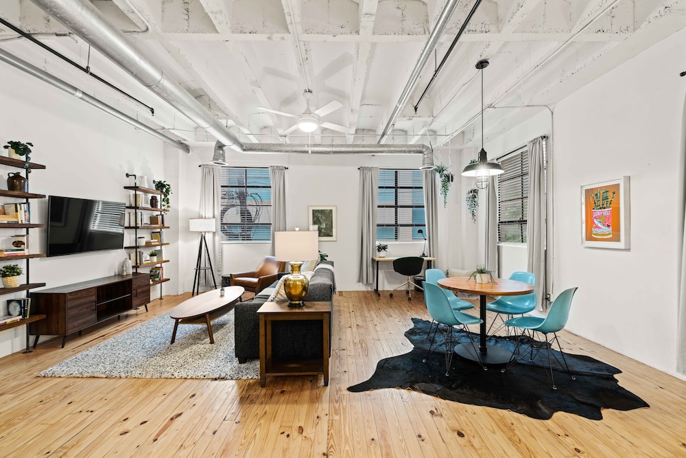 900 Lofts view 4