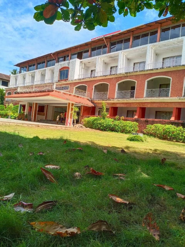 Arnala Beach Resort