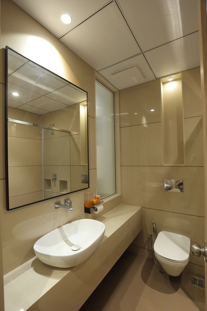 Hotel Shreeji Vatika-Airport Road