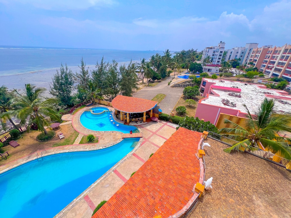 Royal Beachfront Apartments view 5
