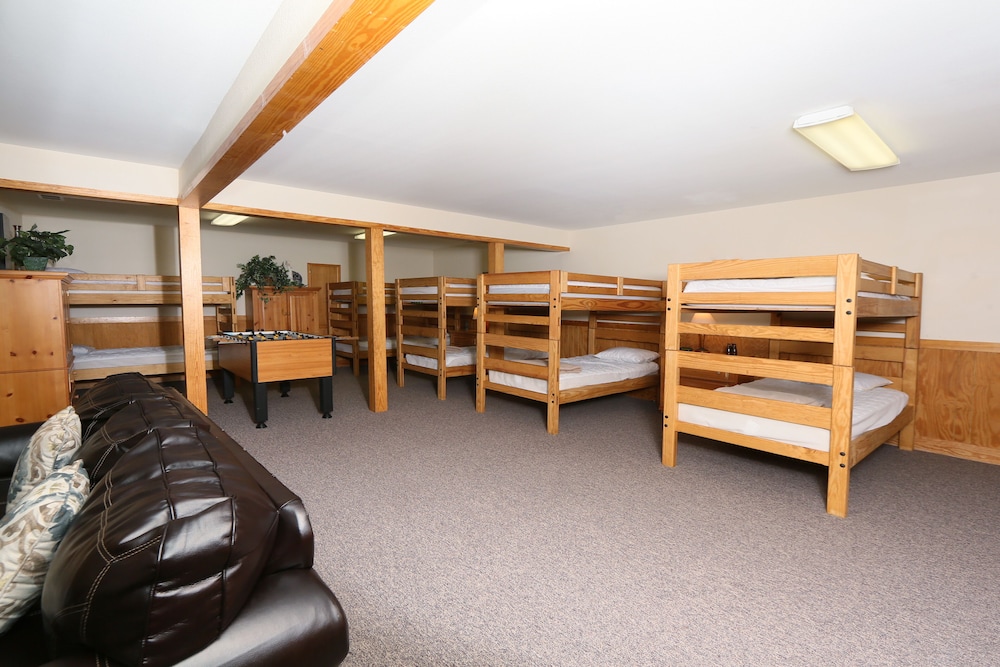 Holly Grove 1 - Three Bedroom Chalet view 5