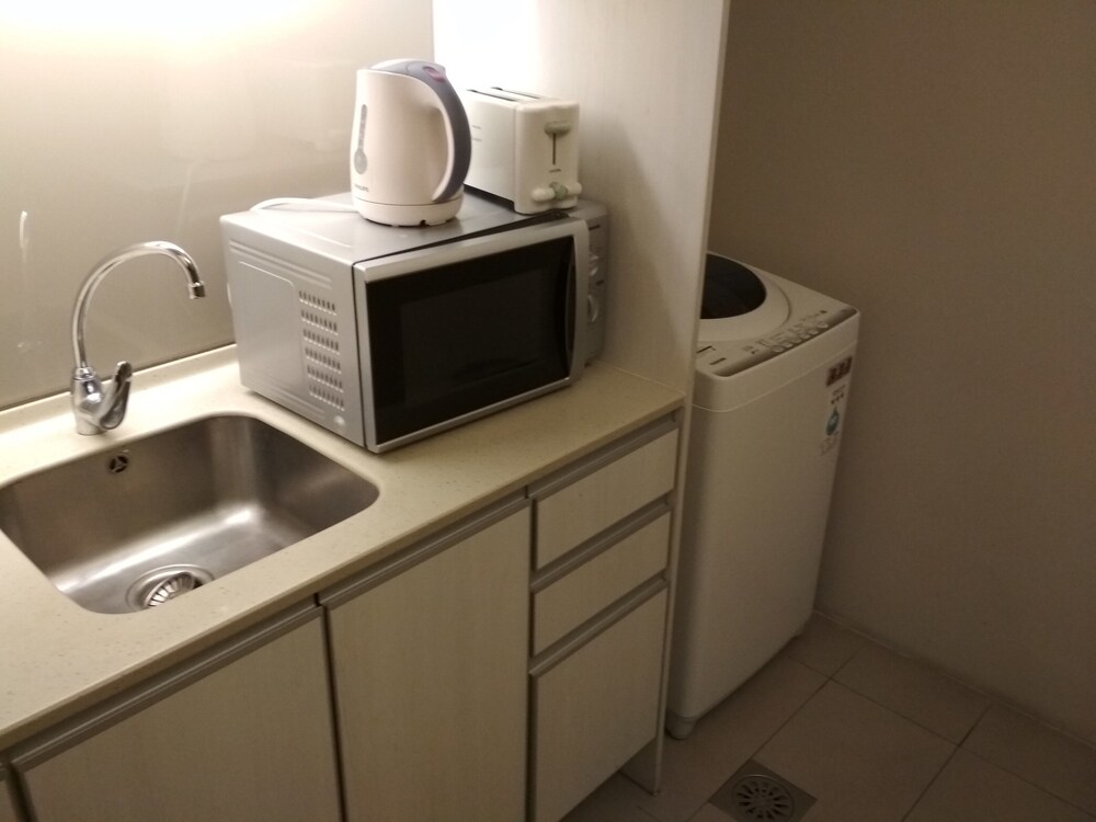 Queens Service Suite at Swiss Garden Residences