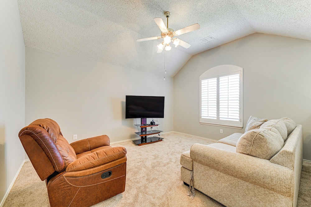 DFW Sports Hub: Home w/ Pool & Hot Tub in Frisco!