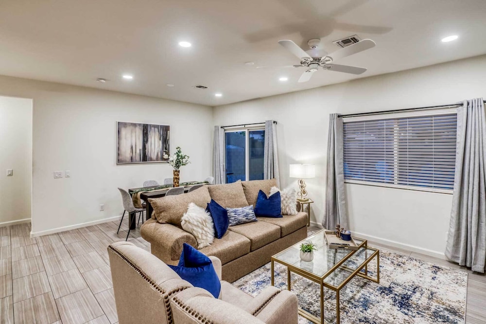 Lake Havasu City Home w/ Fire Pit ~ 2 Mi to Lake!
