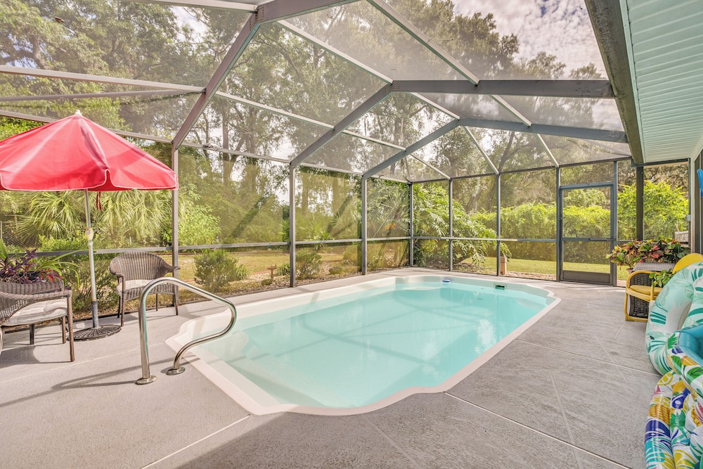 Dog-friendly Home, Lake Henderson Across Street!