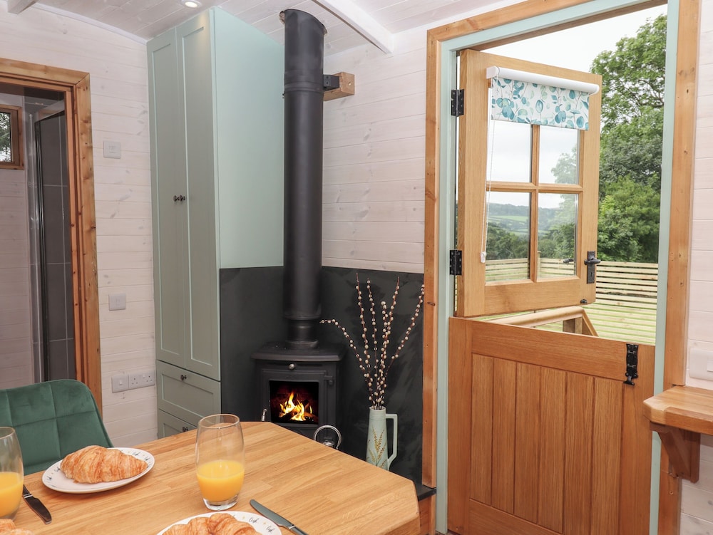 Lottie's Hut