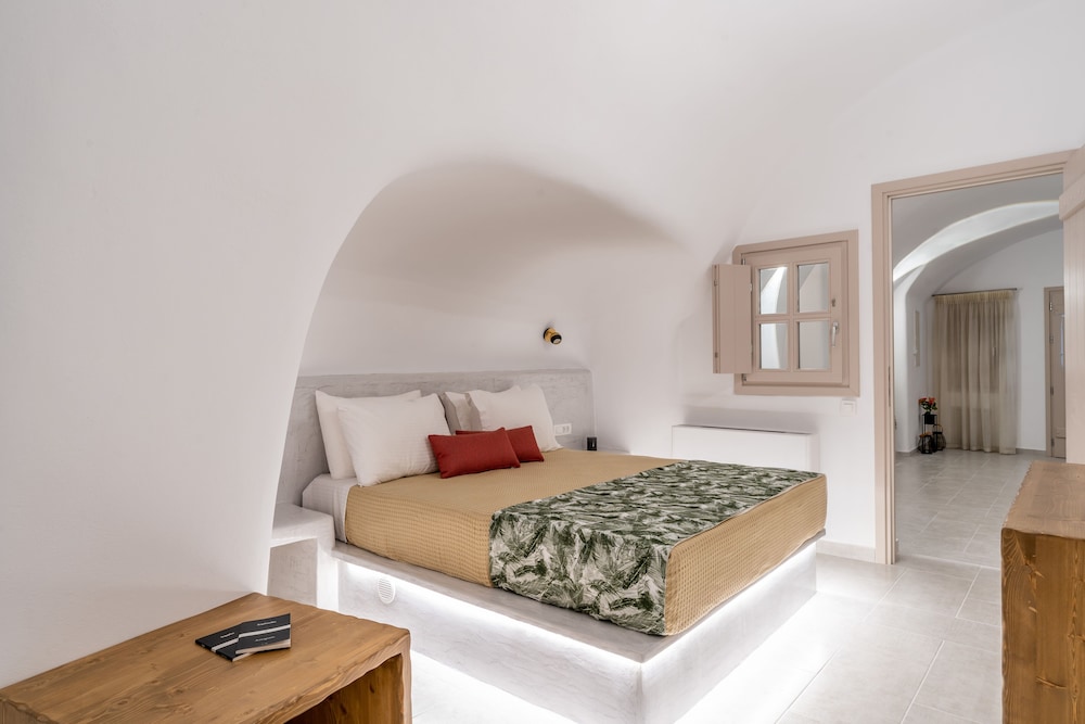 Wine and Yard Caves photo 2