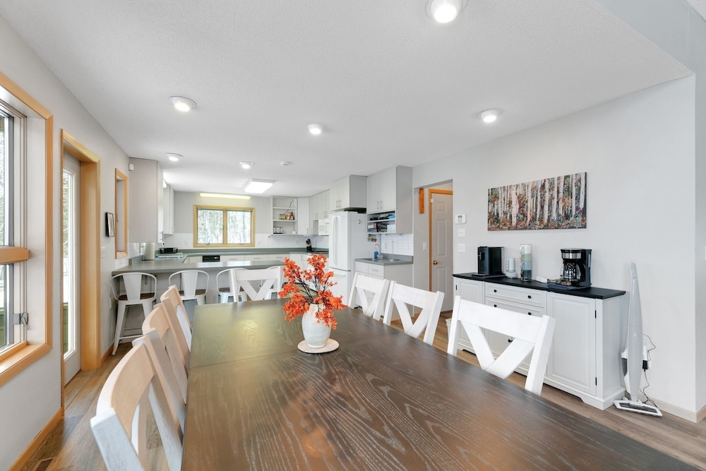 Spacious 8-BR Leech Lake Retreat w/ Game Room