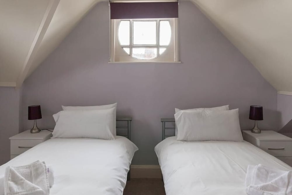 Falcon House, Hereford view 4