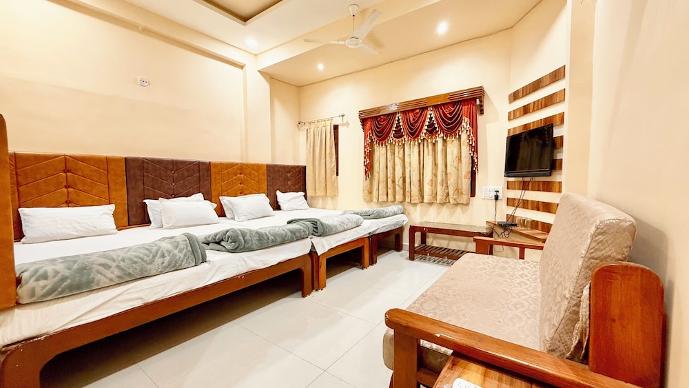 Hotel P & L near Mahakaleshwar Temple