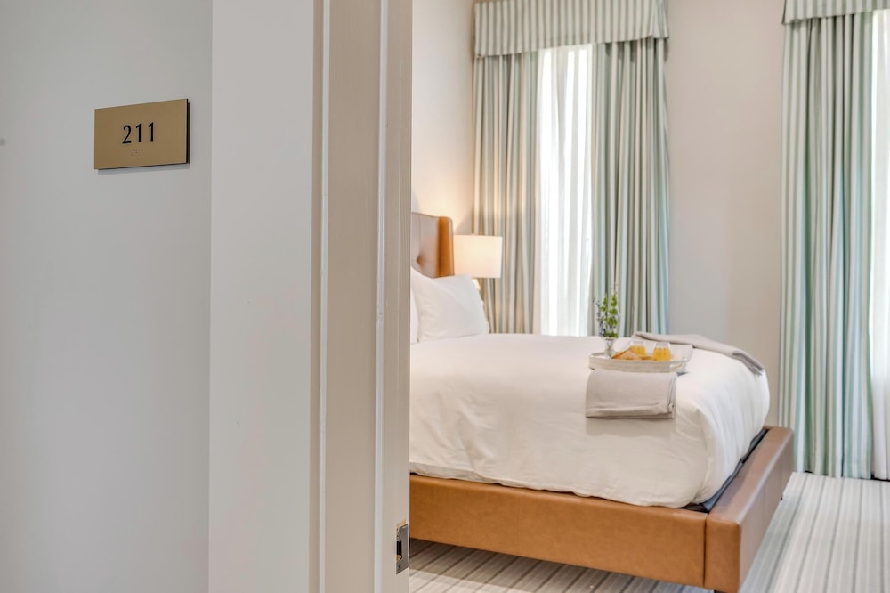 Nutt House Hotel