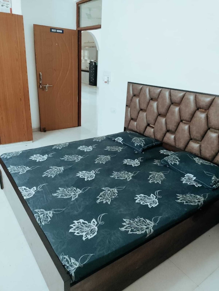 Spacious Peaceful Apartment for Two Families in Lucknow