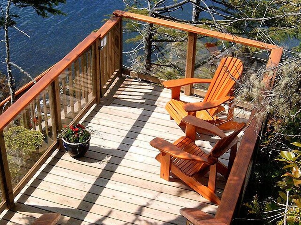 Reef Point Oceanfront B & B