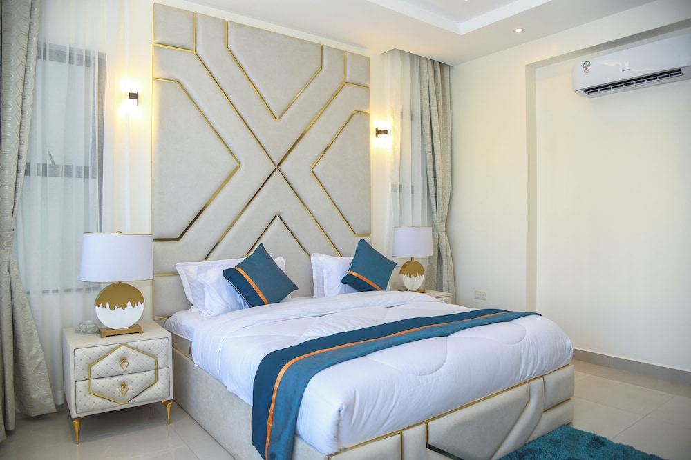 Mira Heights Suite & Conferencing