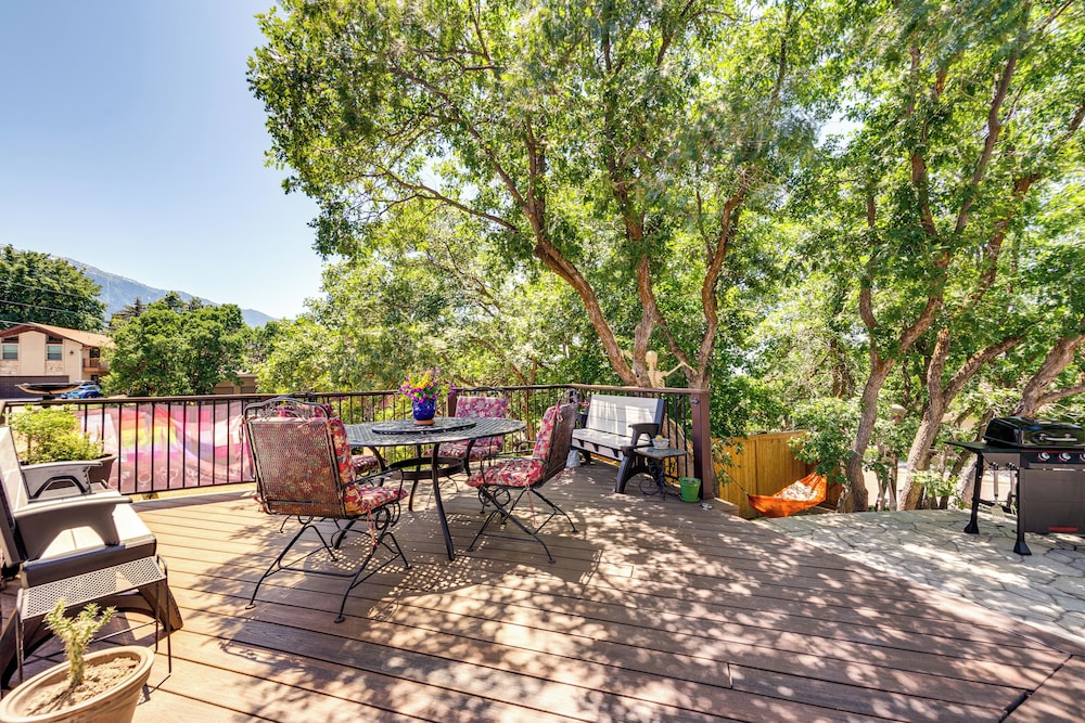 11 Mi to Snowbird Resort: Mtn-view Apt w/ Hot Tub