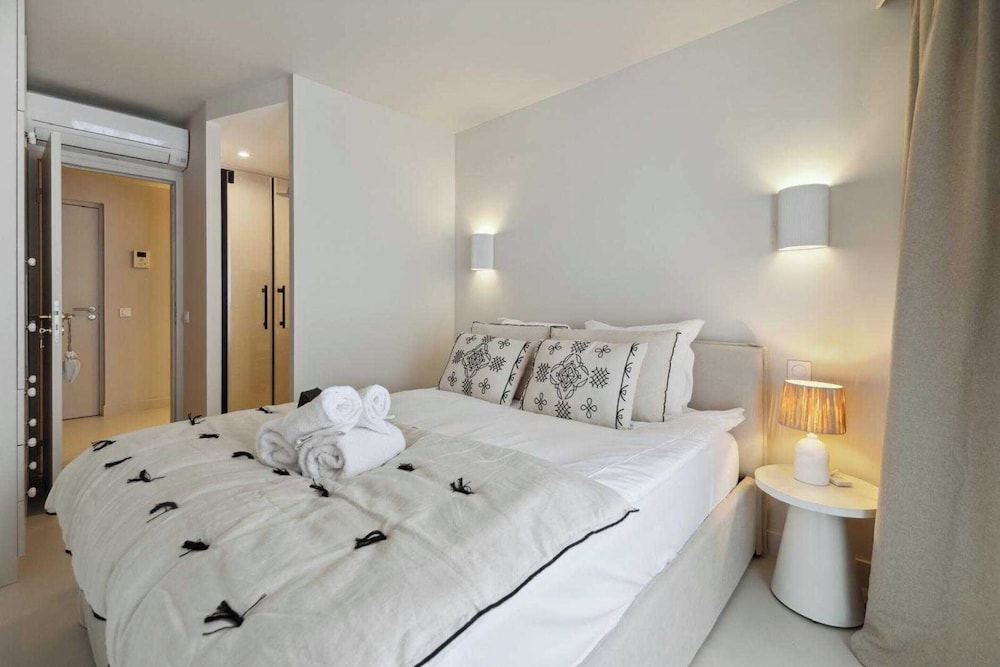 Chic 2br/4p Apartment - Saint-tropez Lices