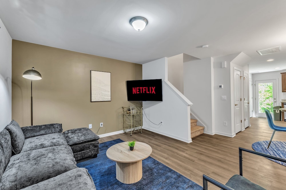 King 3BR Townhouse Mins to Cary NC State