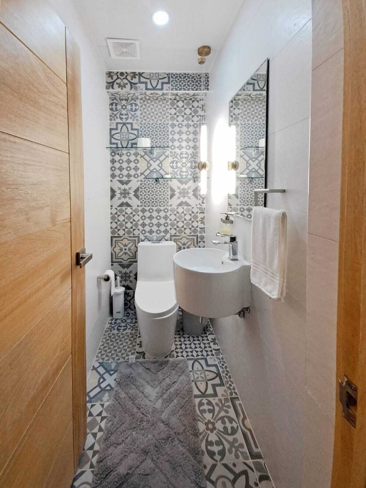 Enjoy Stylish 3br 3, 5b Stylish, Downtown Ocean View