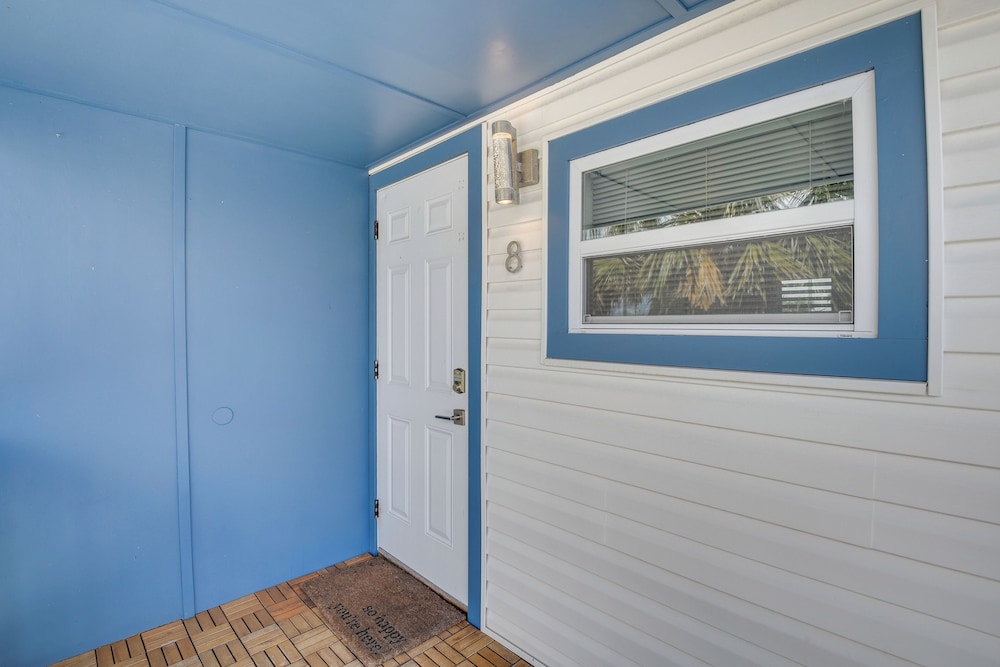 Walk to Daytona Beach & Boardwalk: Apt w/ Balcony