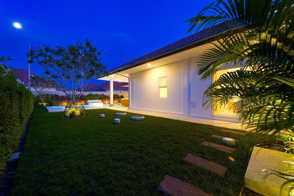 Brand-New Modern 3-Bedroom Villa MB20