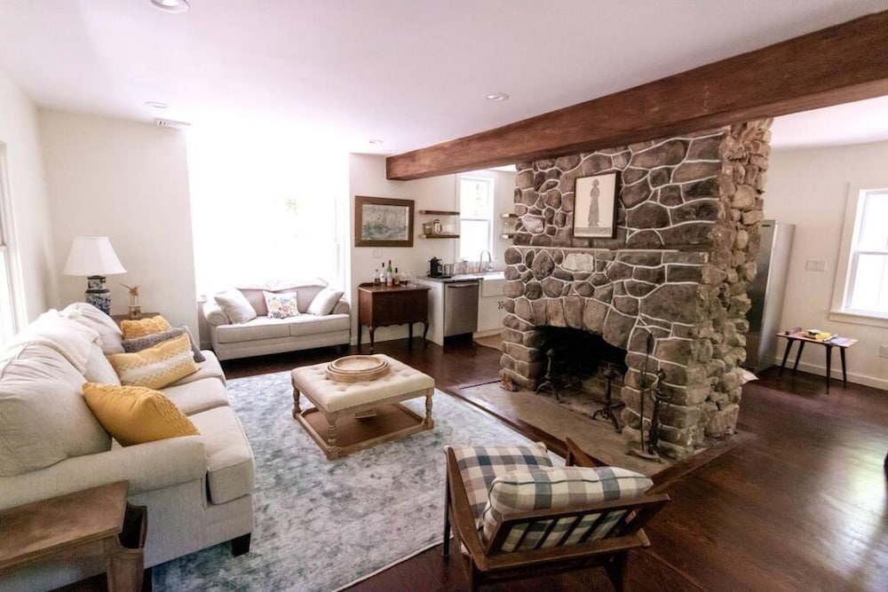 Fernwood Cottage A Poconos Retreat view 3
