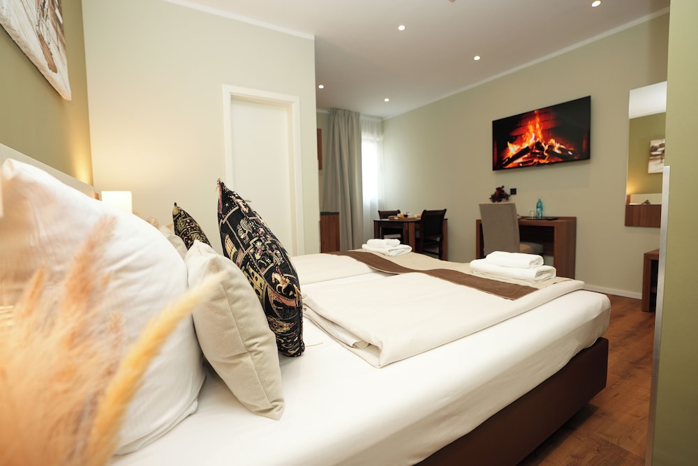 Frankfurt Vacations - Hotel Attache - Property Image 120