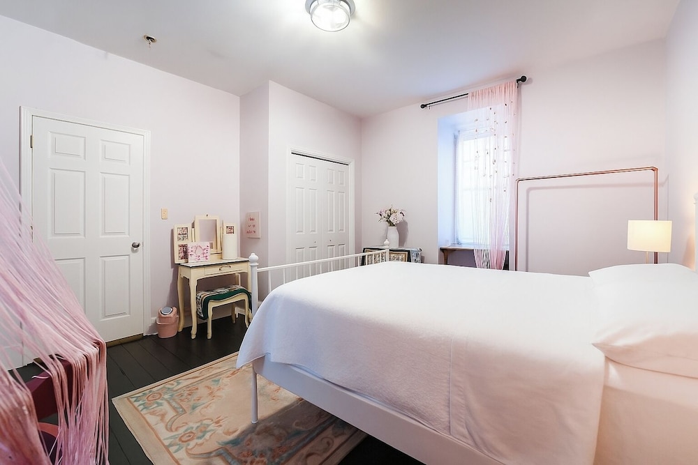 Central 4BR Historic Gem Near Colleges