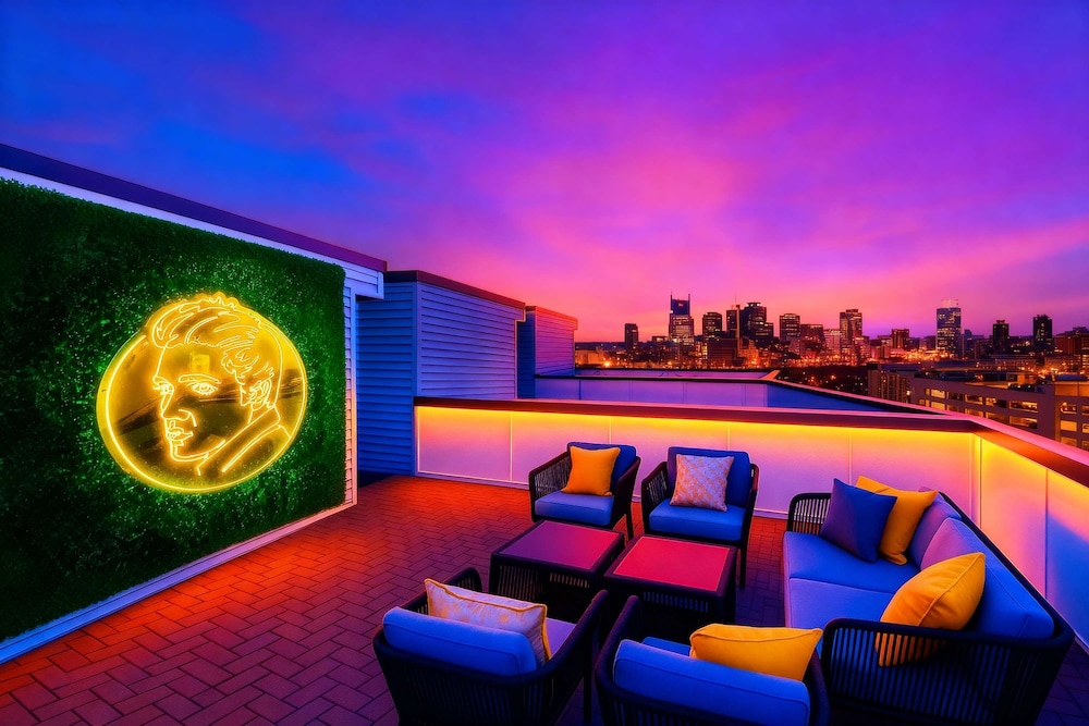 Elvis-themed 13 Beds Rooftop City Views